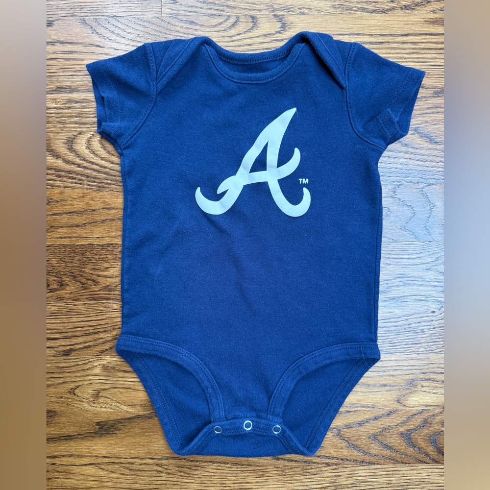 Genuine Merchandise Atlanta Braves Navy Blue Baby Onesie Size 24 Months